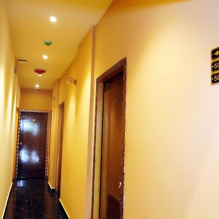 Hotel Golden Plaza Vashi Экстерьер фото