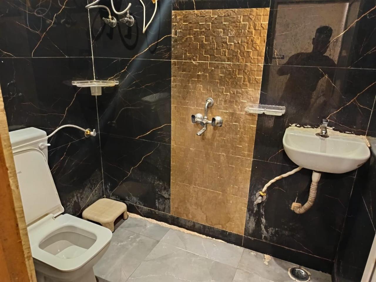 Hotel Golden Plaza Vashi Экстерьер фото