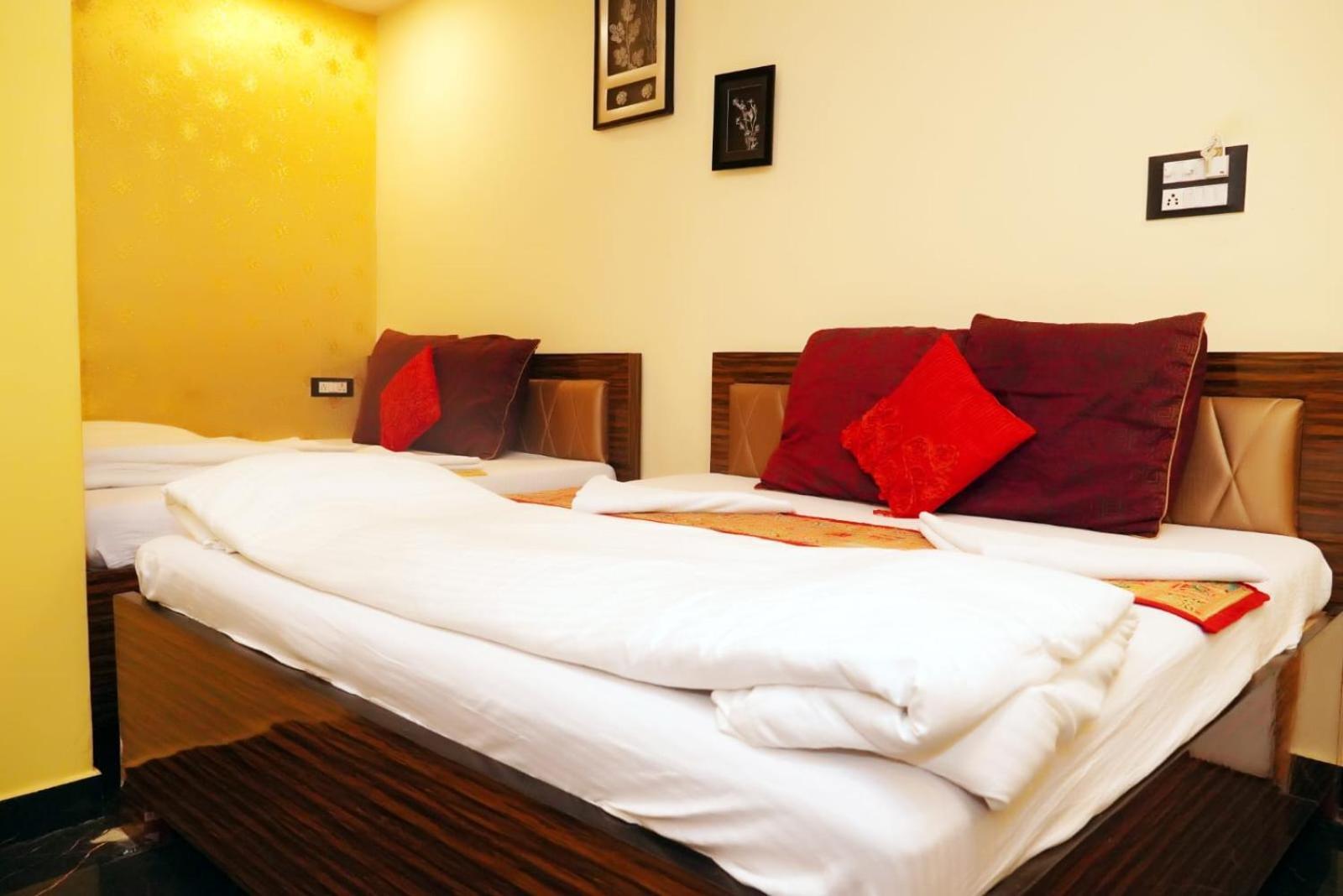 Hotel Golden Plaza Vashi Экстерьер фото
